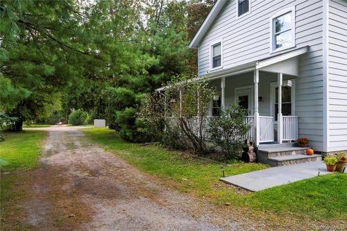 24 Grassi Ln, Garrison, NY, 10524-7711 | Card Image