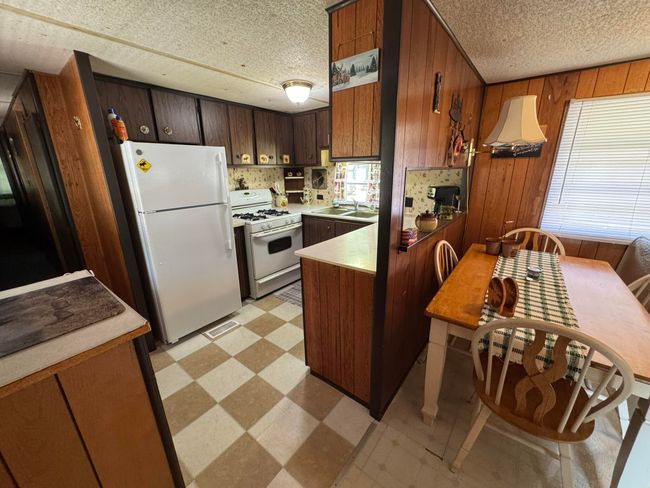 Kitchen | Image 17