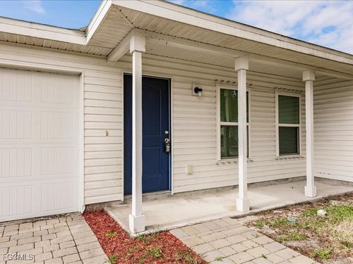 18313 Gibraltar Ln, LEHIGH ACRES, FL, 33936-6070 | Card Image