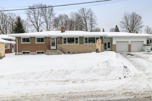 3 Davison Ave, Brockville, ON, K6V3C3 | Card Image