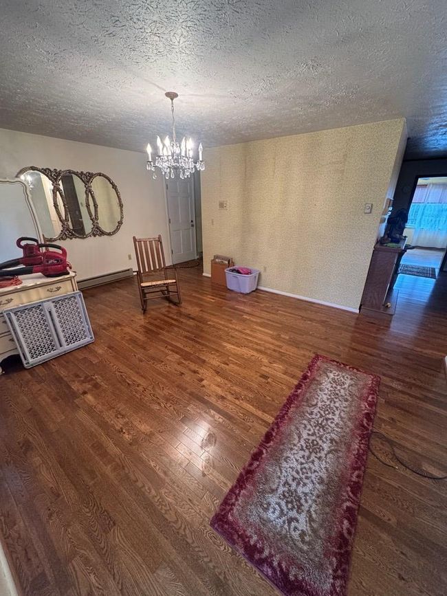 573 Cresswood Dr, House other with 3 bedrooms, 2 bathrooms and 1 parking in Richlands VA | Image 4