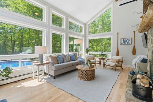 56 Corinthian Dr, Salem, NH, 03079-1258 | Card Image