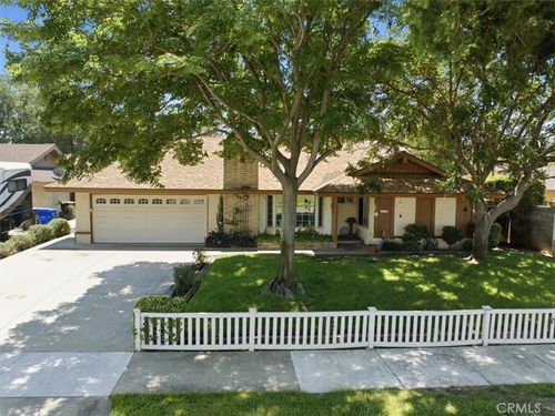 10426 Bonneville St, Riverside, CA, 92505-1807 | Card Image