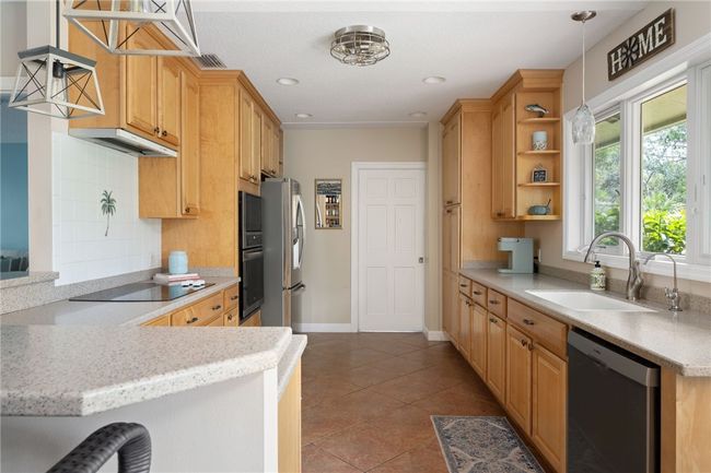 548 Cross Creek Cir, House other with 3 bedrooms, 3 bathrooms and null parking in Sebastian FL | Image 10