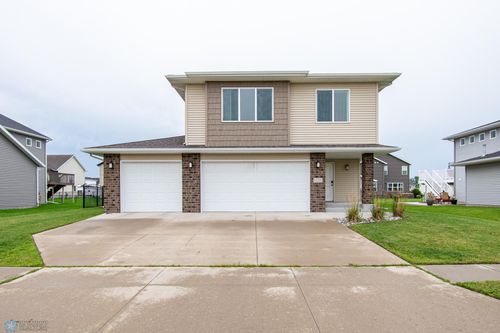 1131 29th Ave W, West Fargo, ND, 58078-7876 | Card Image