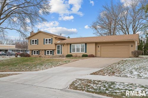 5309 36th Avenue Court, Moline, IL, 61265-6631 | Card Image