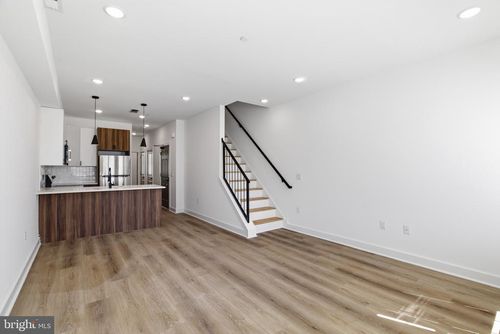2-2532 N 11th St, PHILADELPHIA, PA, 19133-1412 | Card Image