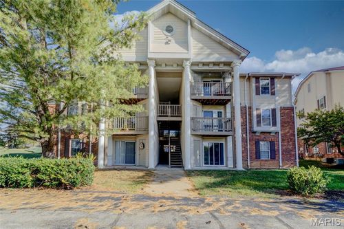 h-700 Ridgeside Drive, Ballwin, MO, 63021 | Card Image