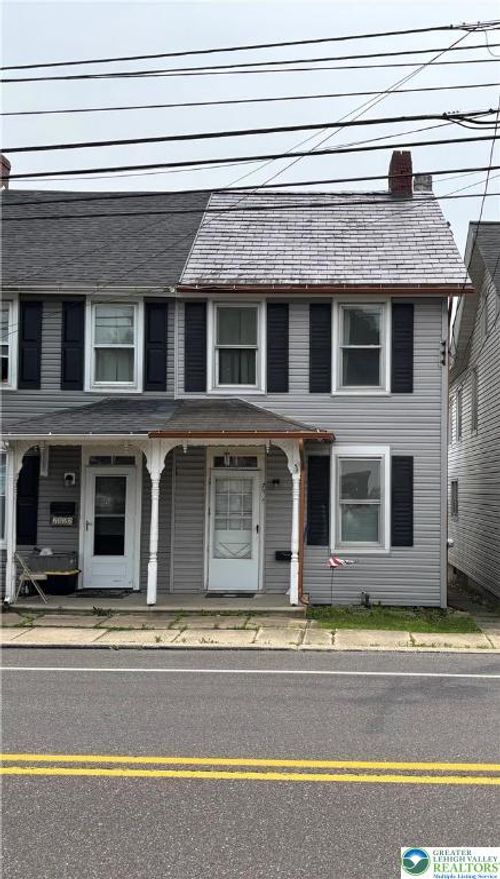 7824 Main St, FOGELSVILLE, PA, 18051-1742 | Card Image
