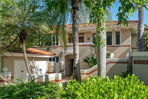 32-32 Green Villas Dr, Dorado, PR, 00646 | Card Image