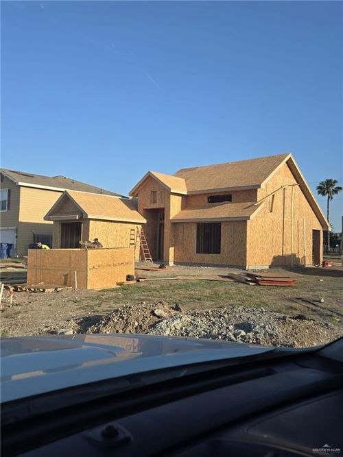909 6th St, Mercedes, TX, 78570-4591 | Card Image