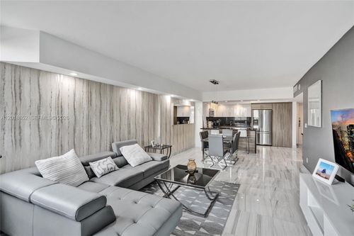 426-19370 Collins Ave, Sunny Isles Beach, FL, 33160-2248 | Card Image