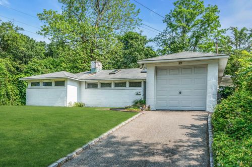 37 Wellington Rd, Greenvale, NY, 11548-1015 | Card Image