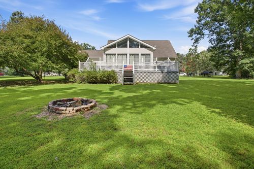 115 Pin Oaks Ln, Hohenwald, TN, 38462-2595 | Card Image