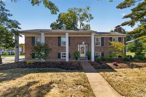 1704 Black Twig Ln, Kirkwood, MO, 63122-2214 | Card Image