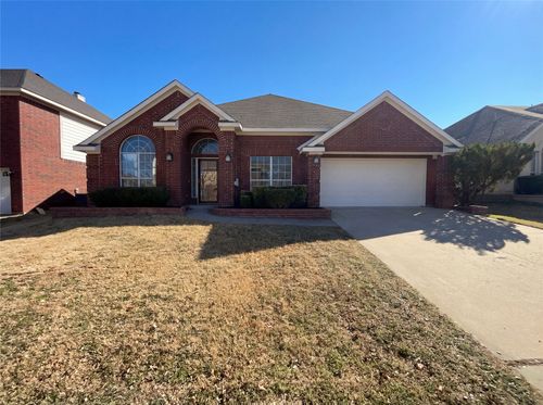 8329 Cedarcrest Ln, Fort Worth, TX, 76123-4633 | Card Image