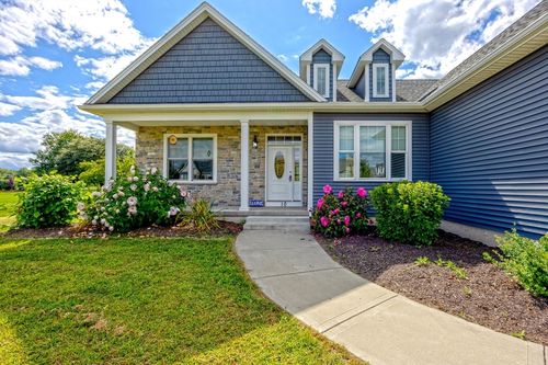 10 Sawgrass Ln, Southwick, MA, 01077-9834 | Card Image