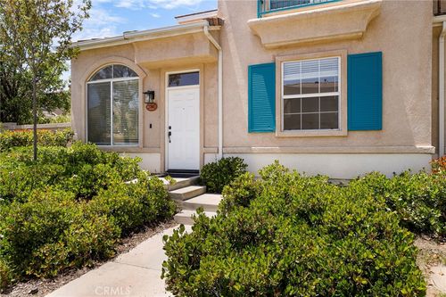 72-27861 Crown Court Cir, Valencia, CA, 91354-1417 | Card Image