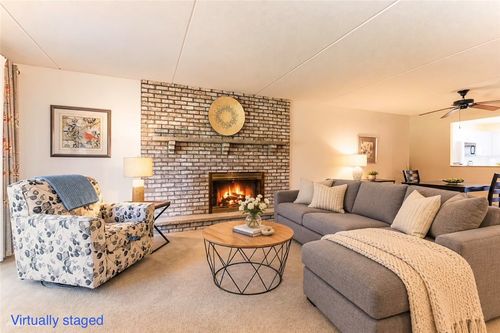 7-105-650 Greenwich Avenue, West Warwick, RI, 02893 | Card Image