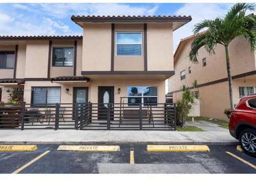 87-1158 W 41st St, Hialeah, FL, 33012-4167 | Card Image