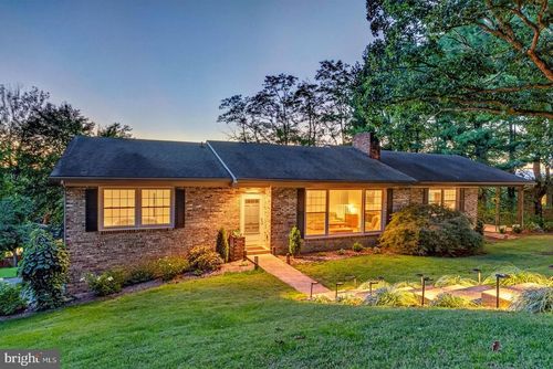 1222 Woodcrest Cir, HARRISONBURG, VA, 22801-3528 | Card Image