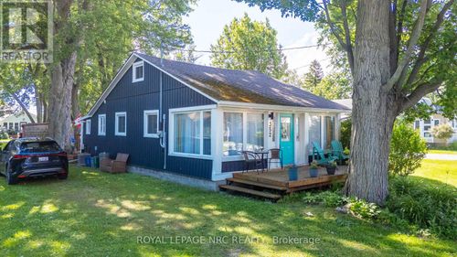 352 Cherrywood Ave, Crystal Beach, ON, L0S1B0 | Card Image