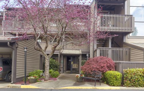 115 Rogue River #308 Highway, Grants Pass, OR, 97527 | Card Image