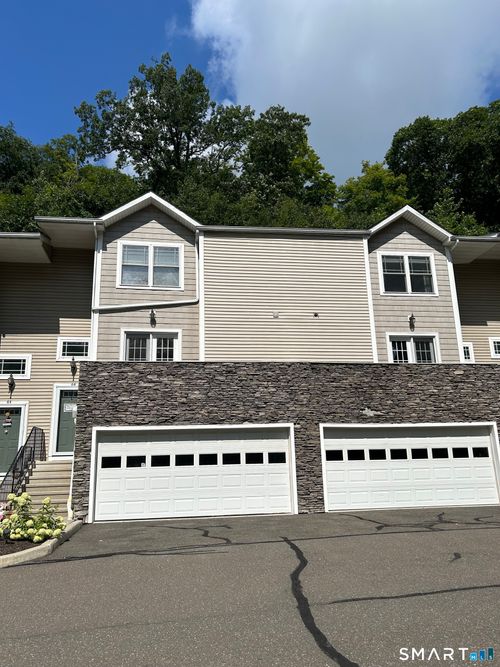 66-66 Stetson Pl, Danbury, CT, 06811-3876 | Card Image