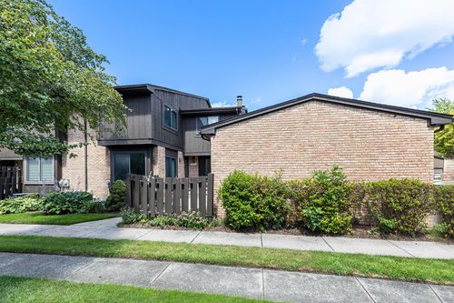 37331 Clubhouse Dr, Sterling Heights, MI, 48312-2245 | Card Image