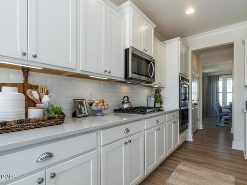 545 Hipwood Dr, Zebulon, NC, 27597-4708 | Card Image