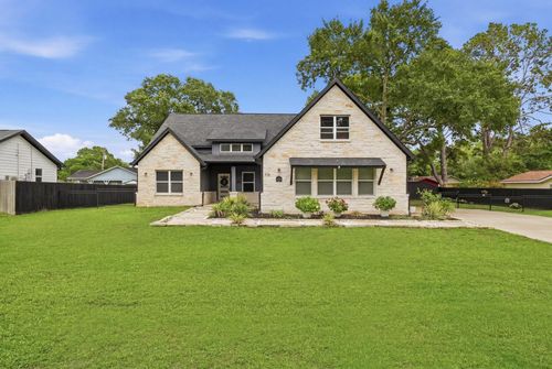 708 Magnolia Ave, Sealy, TX, 77474-3836 | Card Image