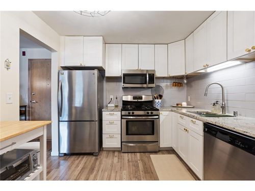 apt-220-4820 Park Commons Dr, Saint Louis Park, MN, 55416-2642 | Card Image