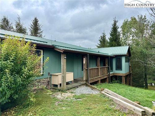 211 Apple Way, Blowing Rock, NC, 28605-9611 | Card Image