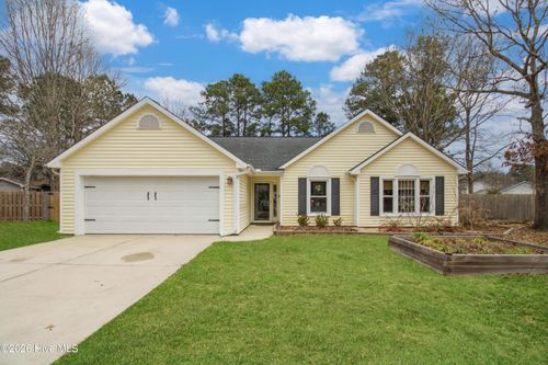 110 Cottage Ln, Jacksonville, NC, 28546-7334 | Card Image