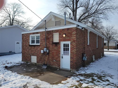 563 Saint Paul St, Marysville, MI, 48040-1336 | Card Image