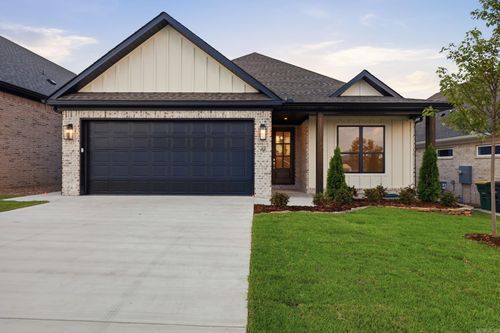 22 Mountain Brook Rd, Little Rock, AR, 72223-4840 | Card Image
