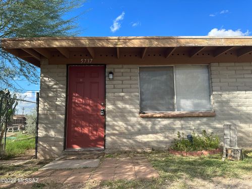 5737 E 24th St, Tucson, AZ, 85711-5962 | Card Image