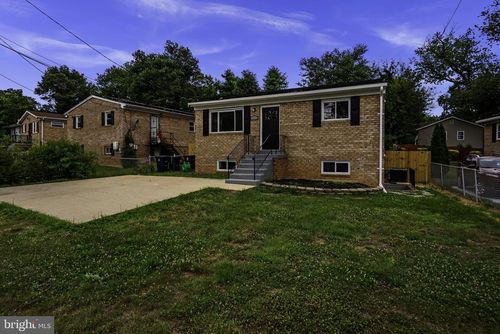 6615 Valley Park Rd, CAPITOL HEIGHTS, MD, 20743-2567 | Card Image