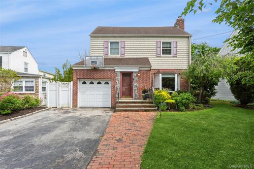 6 Newkirk Ave, East Rockaway, NY, 11518-1312 | Card Image
