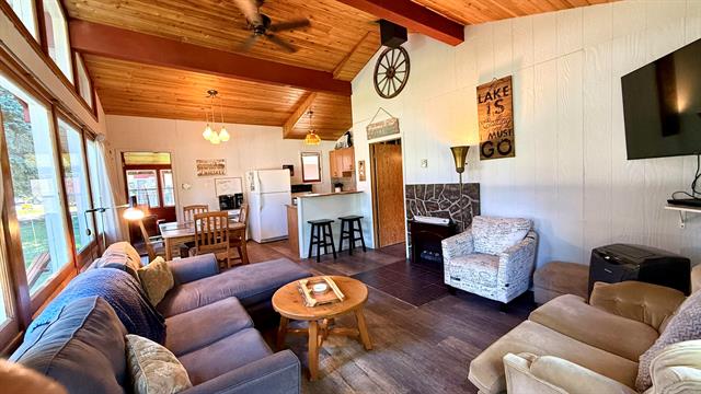 Residential in Falcon Lake 3