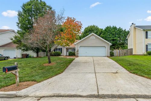 10 Manor Ridge Ct, Greensboro, NC, 27407-5873 | Card Image