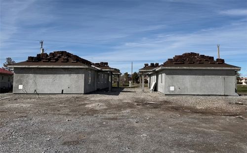 660 San Lorenzo St, Pahrump, NV, 89048-6116 | Card Image