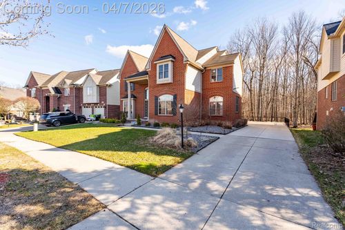 41625 Steinbeck Gln, Novi, MI, 48377-2869 | Card Image