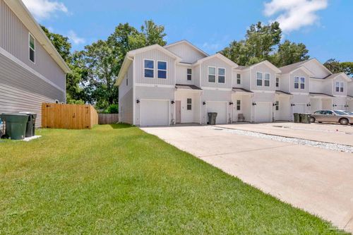7150 Village Ln, Pensacola, FL, 32504-6499 | Card Image