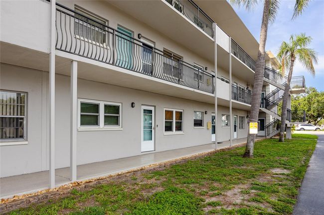 APT-109 - 211 Pasadena Ave N, Condo with 2 bedrooms, 2 bathrooms and null parking in ST PETERSBURG FL | Image 8