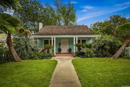 511 W Hollywood Ave, San Antonio, TX, 78212-2624 | Card Image