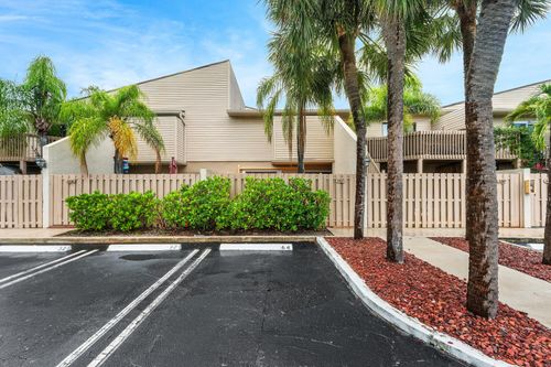 107-612 Executive Center Dr, West Palm Beach, FL, 33401-4942 | Card Image