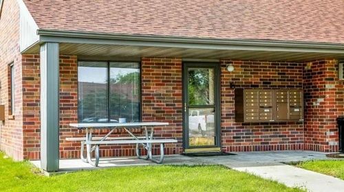 231 S Grant Ave, Elkhart, IA, 50073-8118 | Card Image