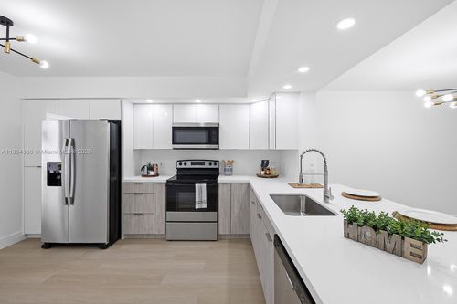 apt-307n-12500 Sw 6th St, Pembroke Pines, FL, 33027-1756 | Card Image