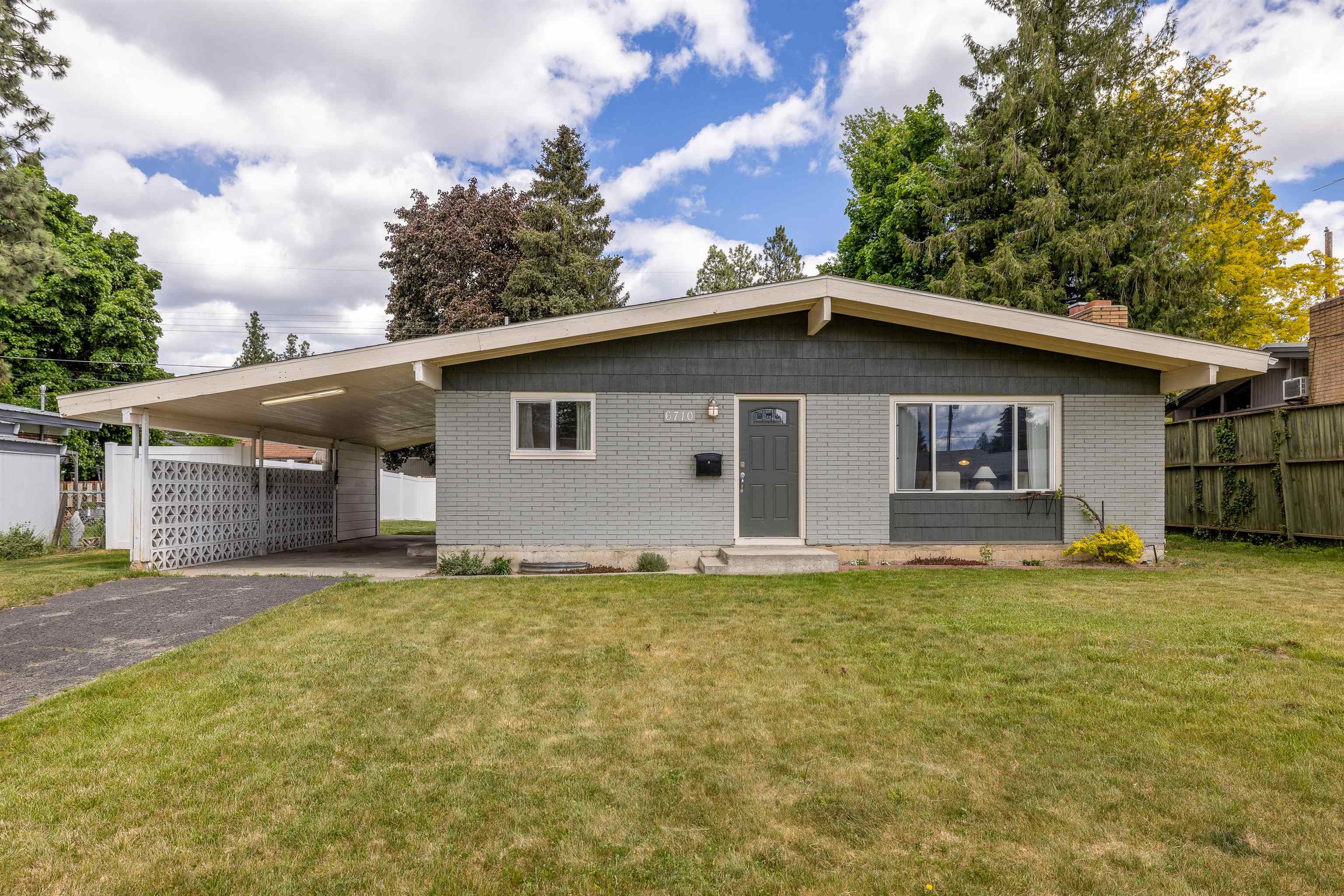 Post St, Spokane, WA 99208